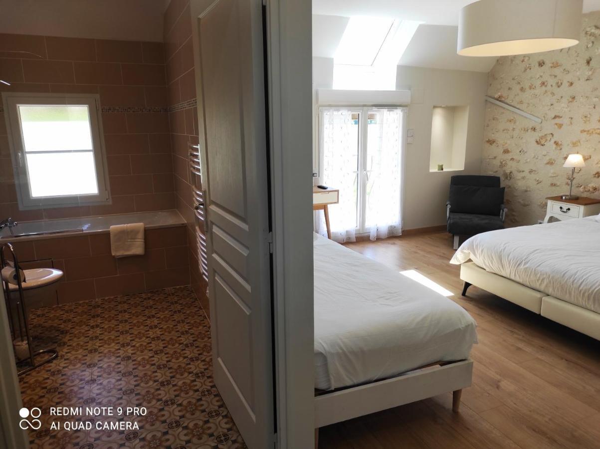 Chambre D'Hotes Le Domaine Des Hirondelles Champcenest Kültér fotó