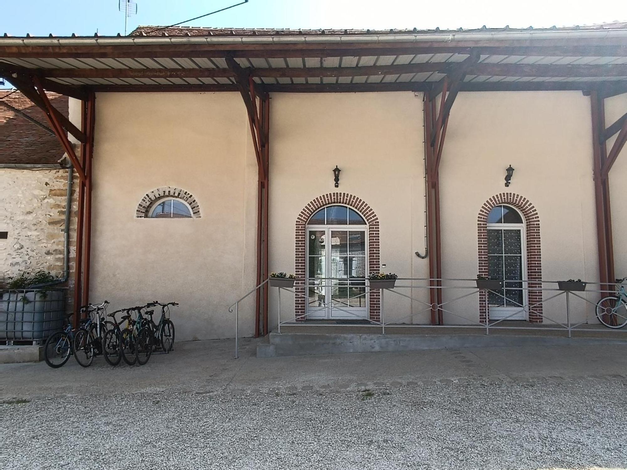 Chambre D'Hotes Le Domaine Des Hirondelles Champcenest Kültér fotó
