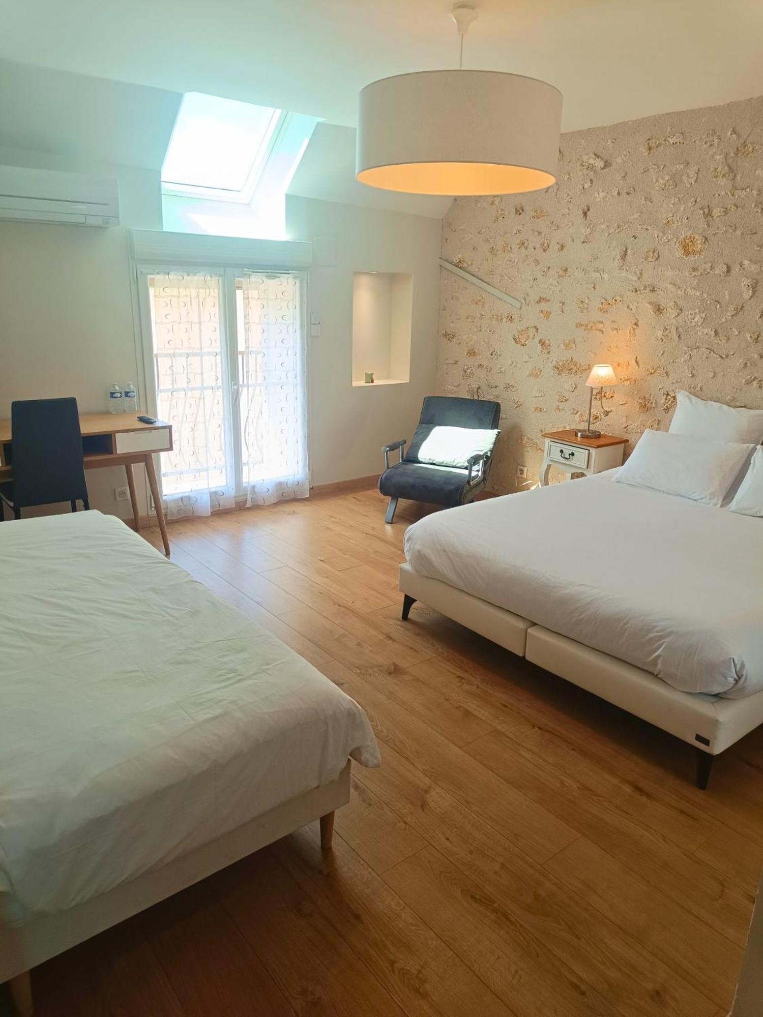 Chambre D'Hotes Le Domaine Des Hirondelles Champcenest Kültér fotó